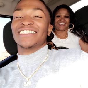 Meet your Posher, Devin